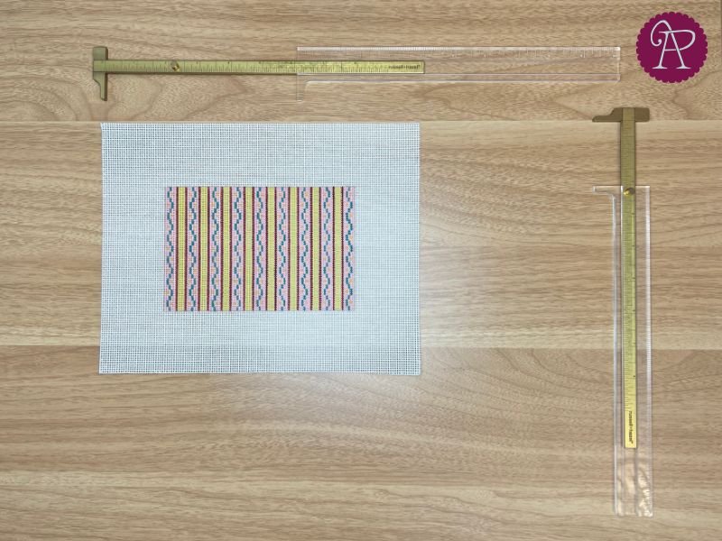 French Pattern Rectangle - 14 mesh