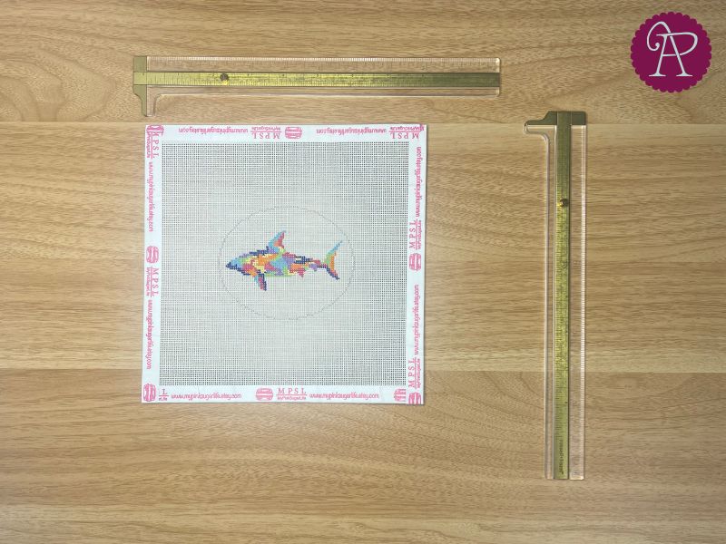 Multicolored Shark - 18 mesh