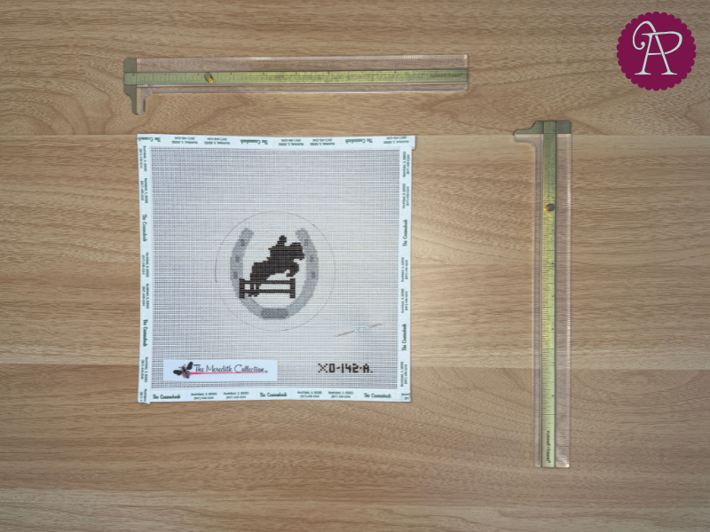 Horse Shoe with Jumper - 18 mesh
