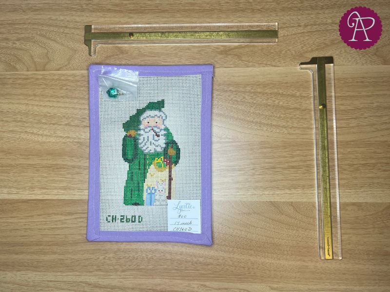 Mystical Santa with Bead - 13 mesh